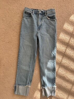 Abercrombie 90’s Straight Ultra High Rise Jean - Cuffed Hem